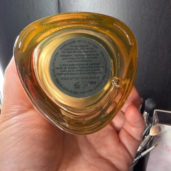 Estee Lauder Revitalizing Supreme+ Creme - Gold and Black